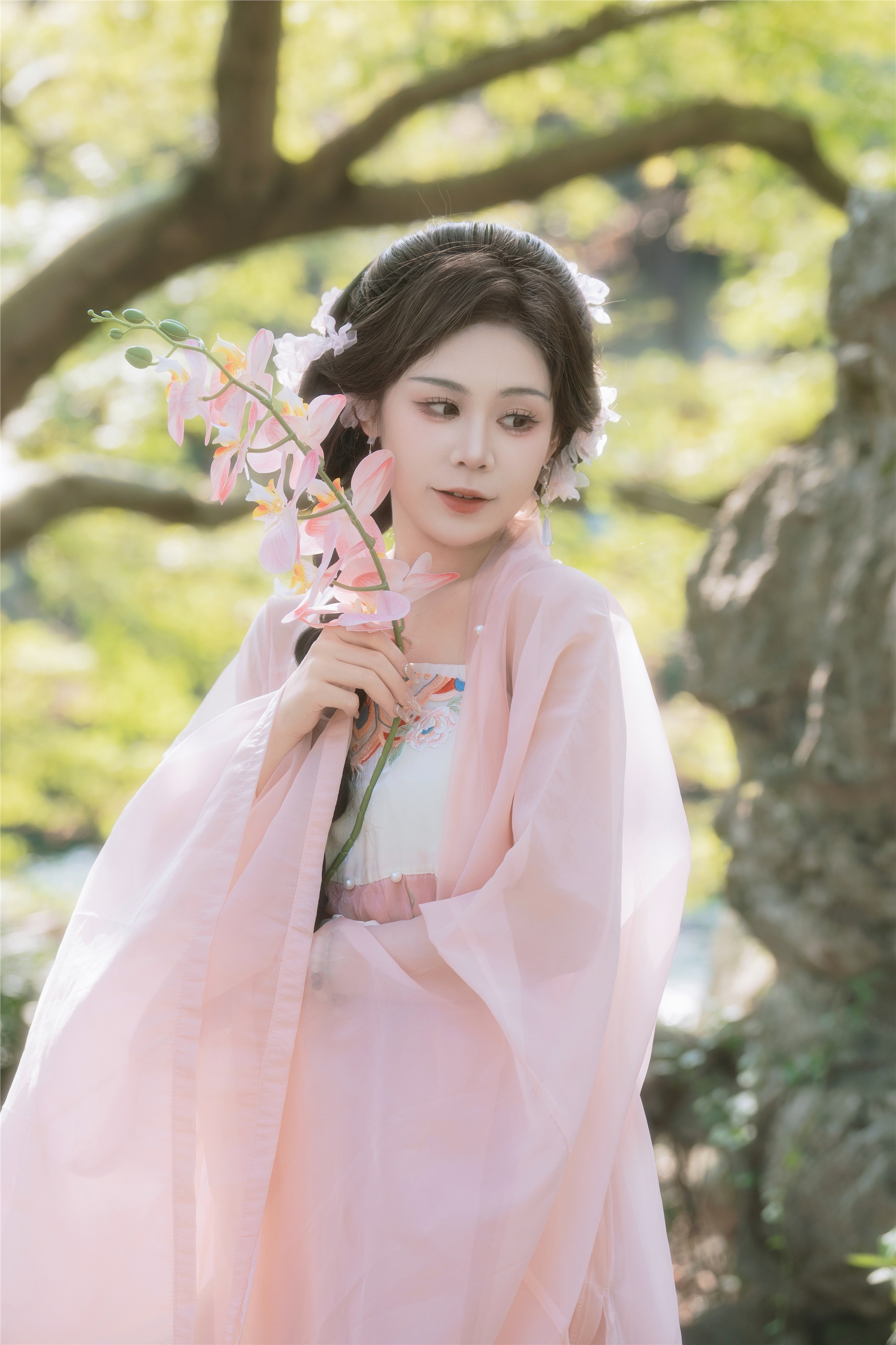 YITUYU艺图语 2025.01.02 粉色温婉 泡芙小方